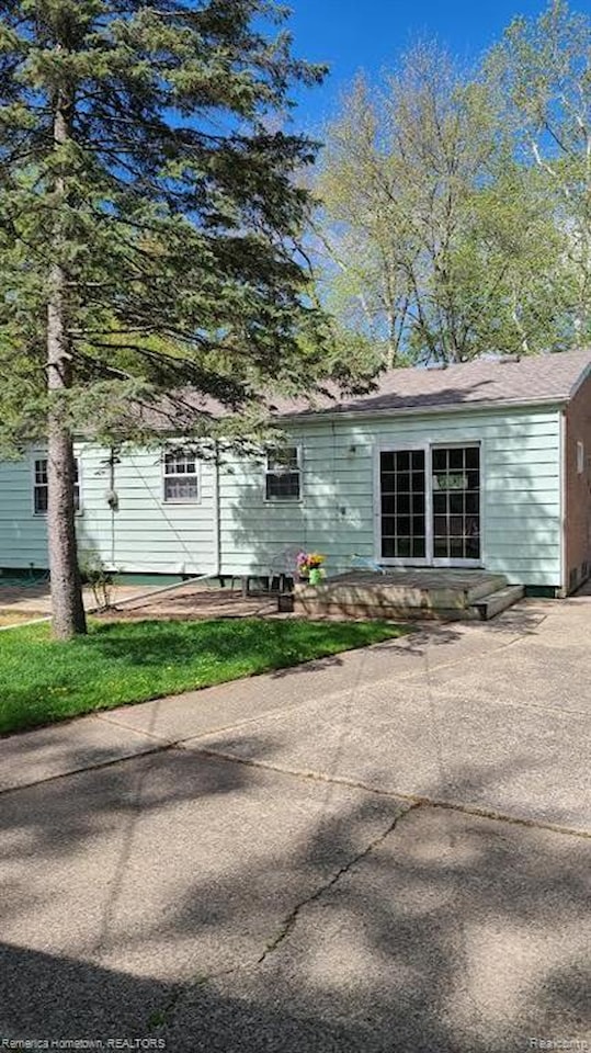 527 Rosemont Ave in Saline, MI Photo 21