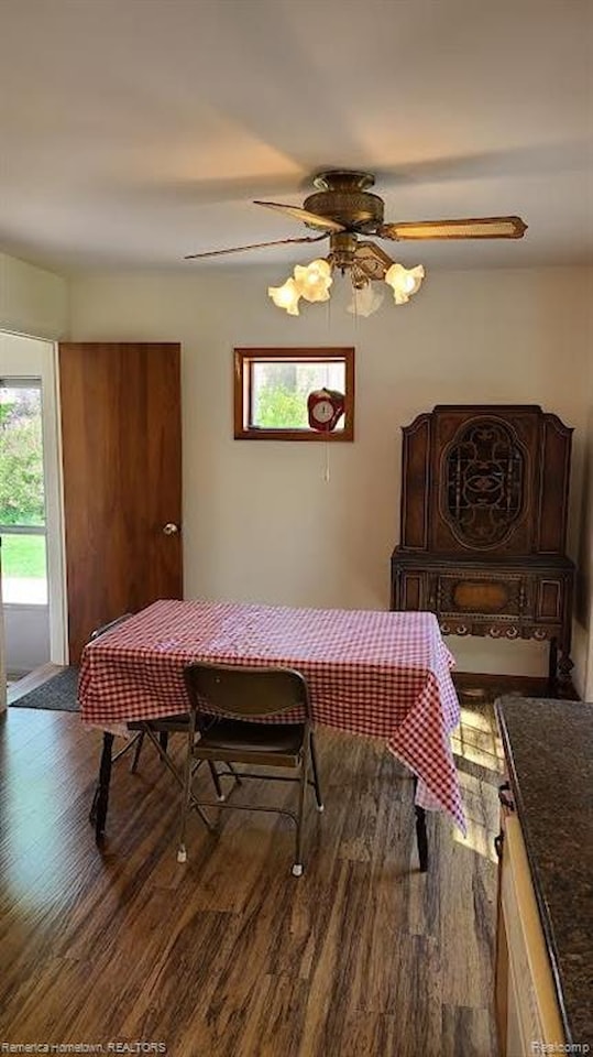 527 Rosemont Ave in Saline, MI Photo 4
