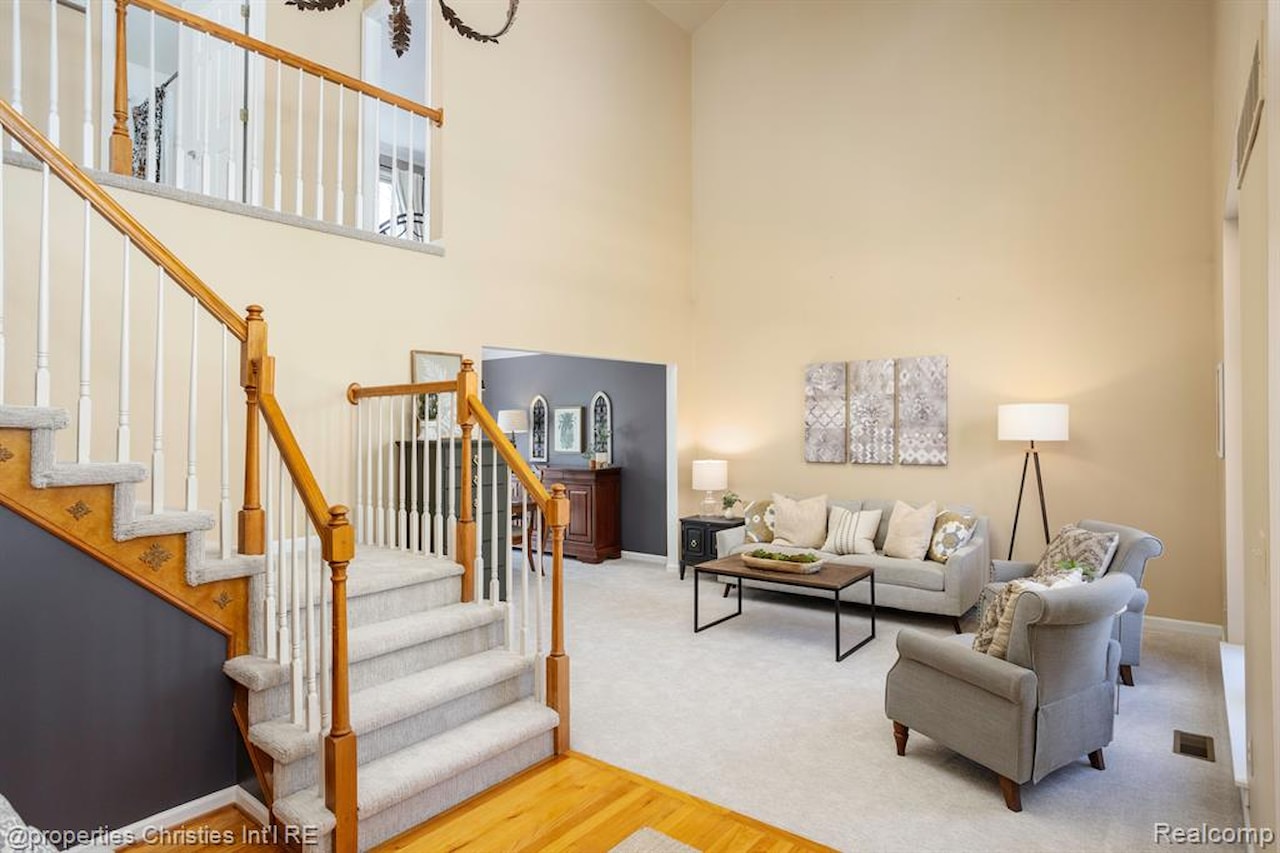 45571 Irvine Dr in Novi, MI Photo 4