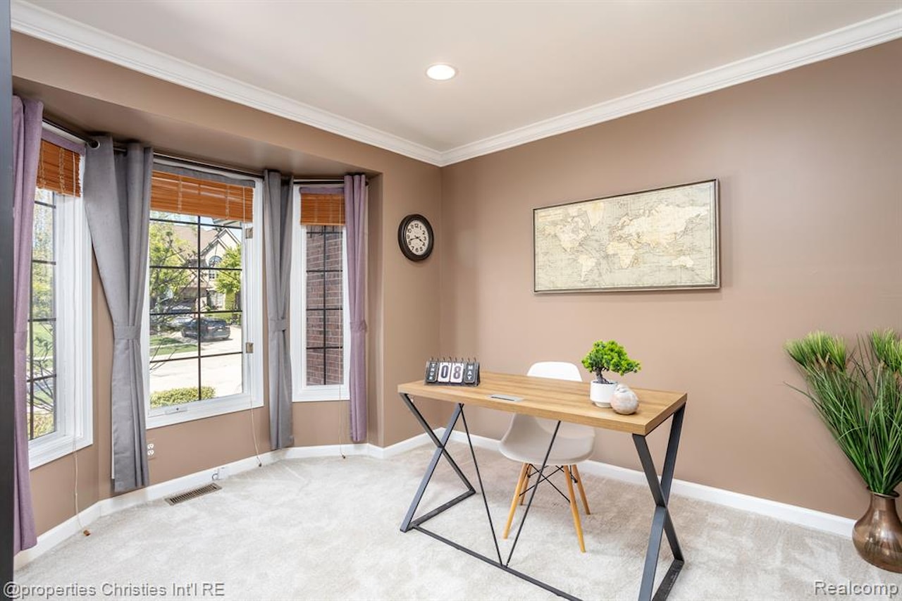45571 Irvine Dr in Novi, MI Photo 8