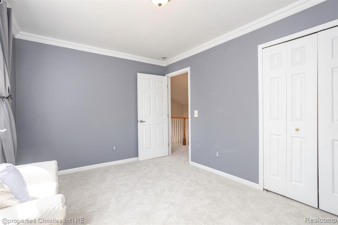 45571 Irvine Dr in Novi, MI Photo 37