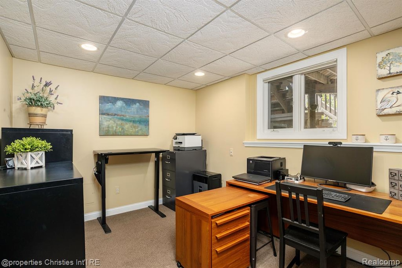 45571 Irvine Dr in Novi, MI Photo 42