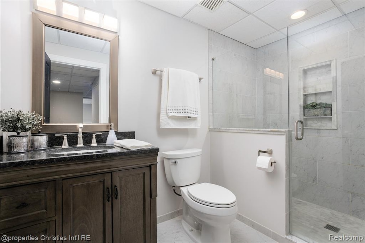 45571 Irvine Dr in Novi, MI Photo 44