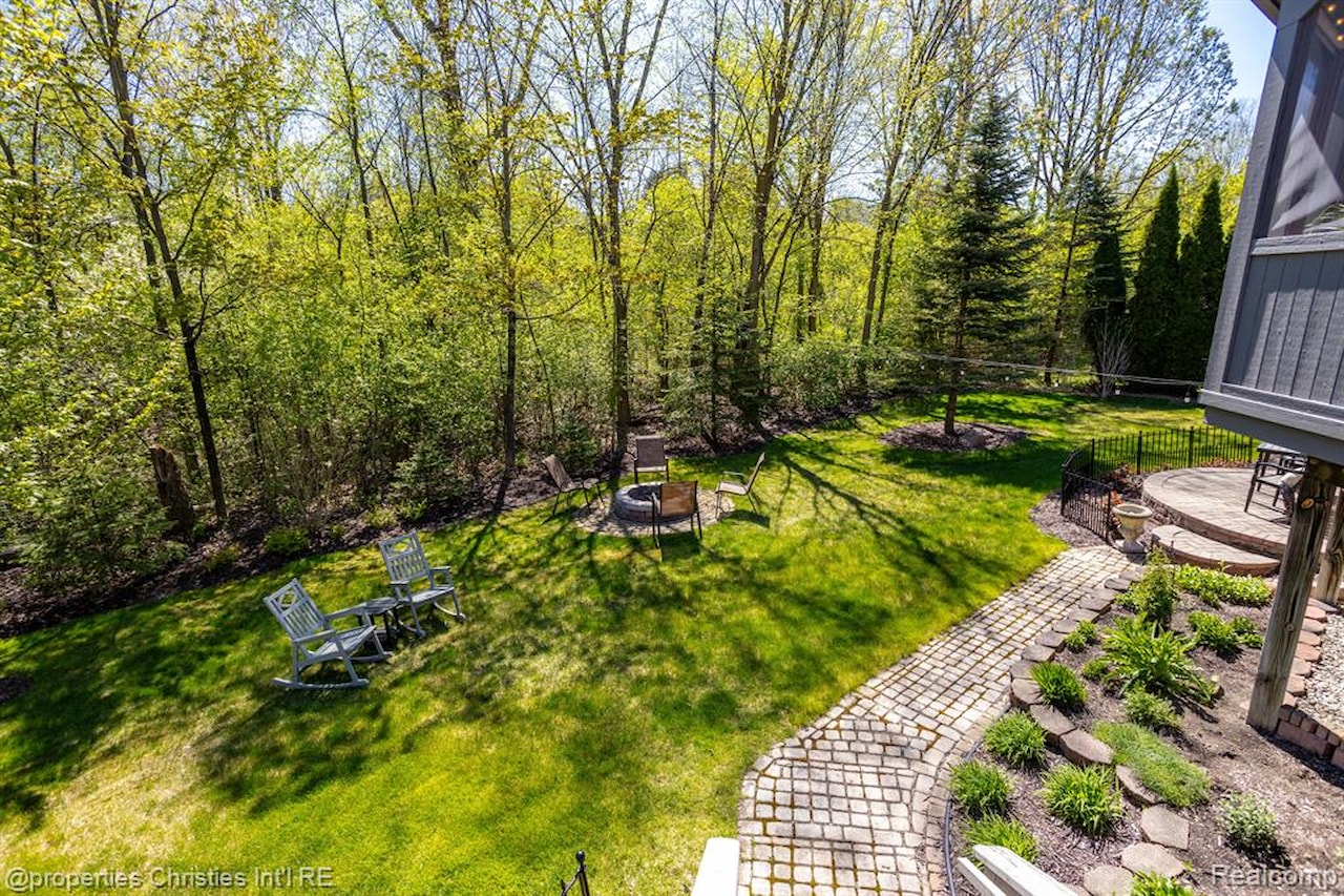 45571 Irvine Dr in Novi, MI Photo 47