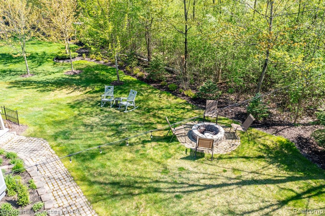 45571 Irvine Dr in Novi, MI Photo 53