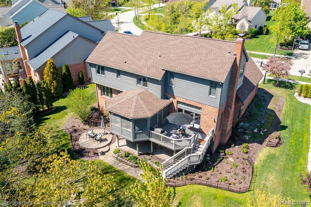 45571 Irvine Dr in Novi, MI Photo 56
