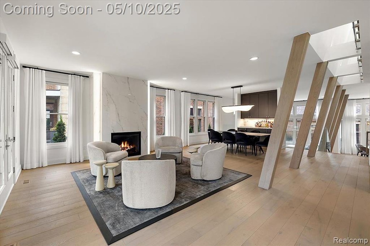 647 Ann St in Birmingham, MI Photo 8