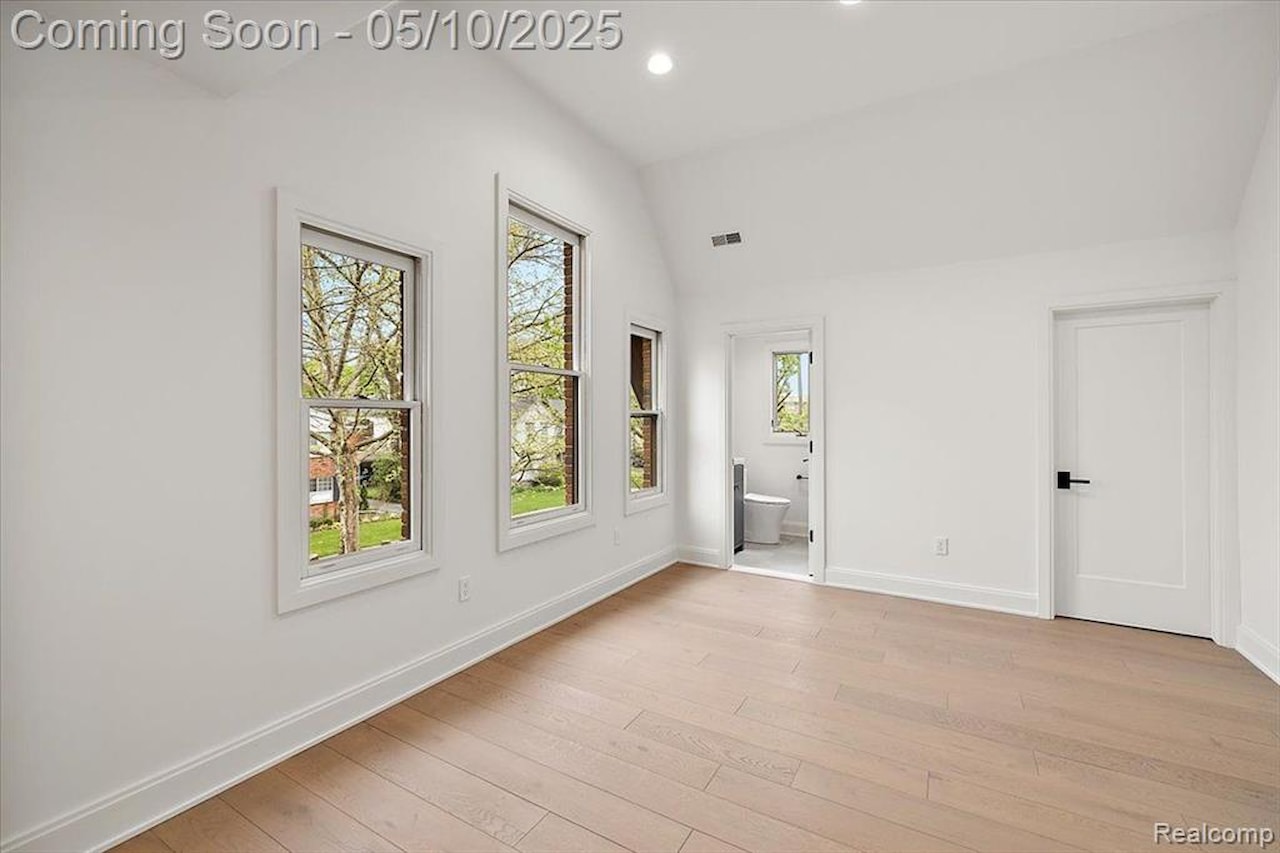 647 Ann St in Birmingham, MI Photo 48