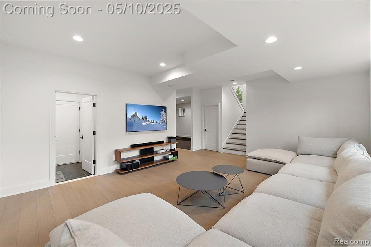 647 Ann St in Birmingham, MI Photo 57