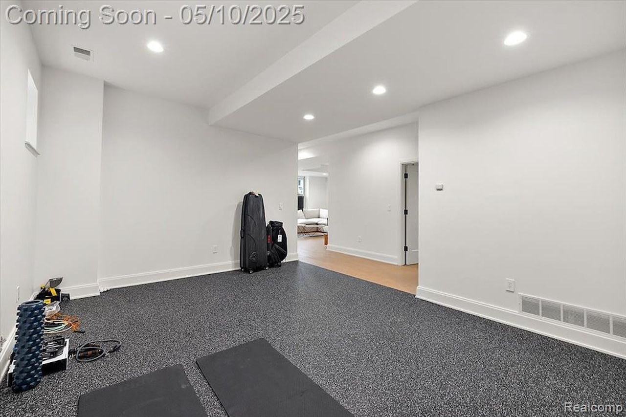 647 Ann St in Birmingham, MI Photo 63
