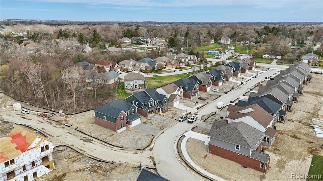 4897 Knollwood in Troy, MI Photo 48
