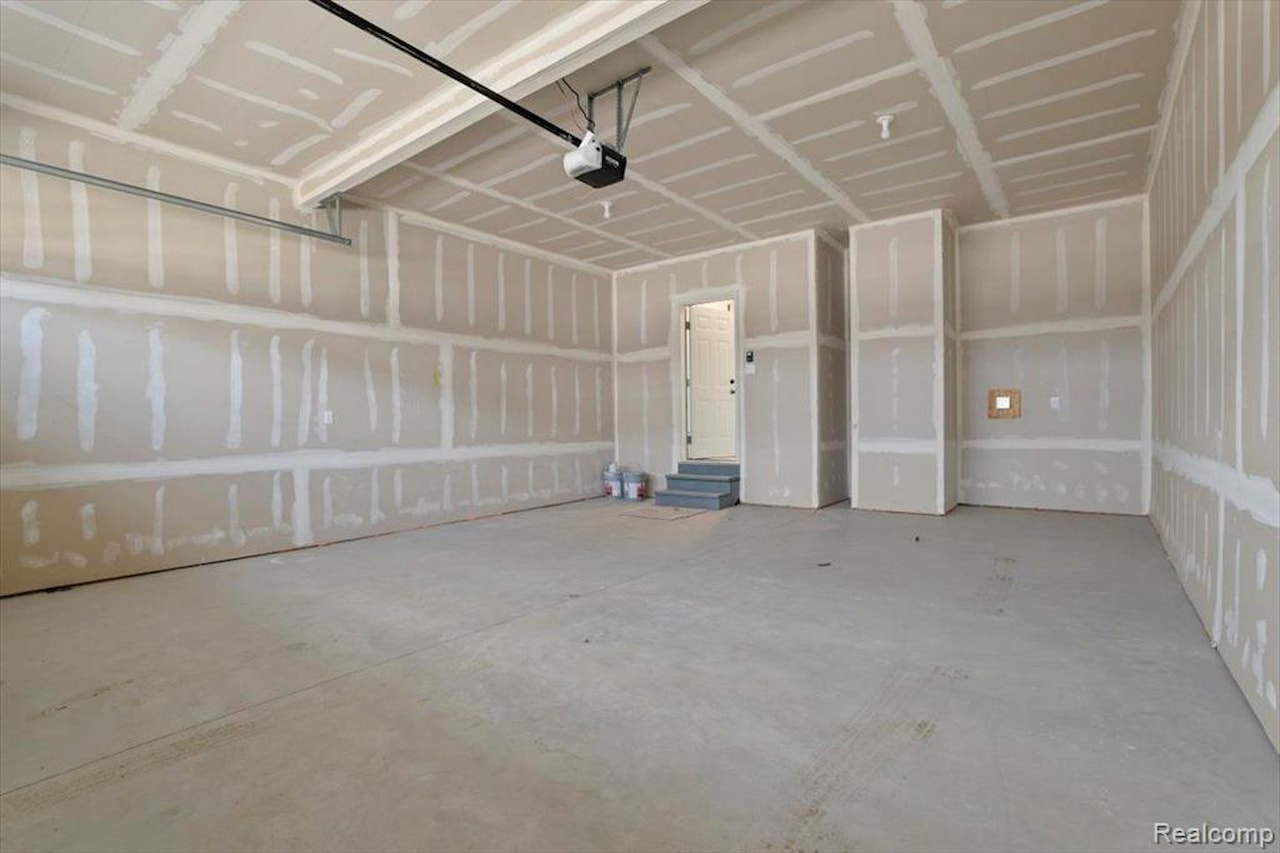 4897 Knollwood in Troy, MI Photo 44