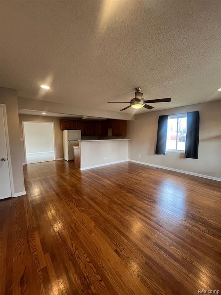 31124 Windsor St in Westland, MI Photo 5