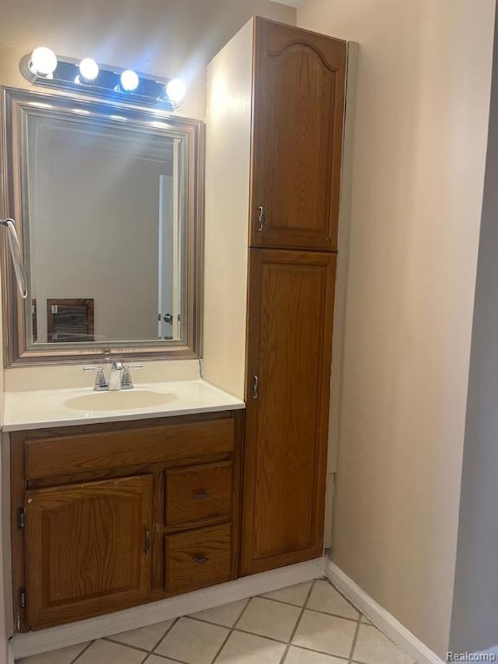 31124 Windsor St in Westland, MI Photo 9