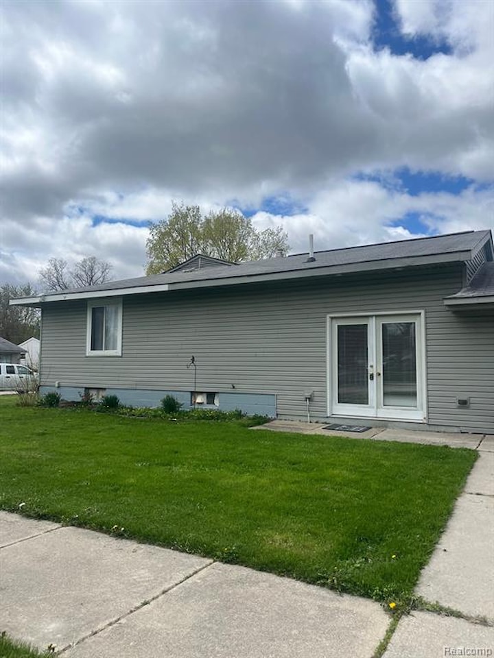 31124 Windsor St in Westland, MI Photo 19