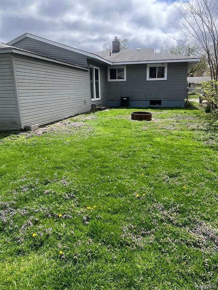31124 Windsor St in Westland, MI Photo 21