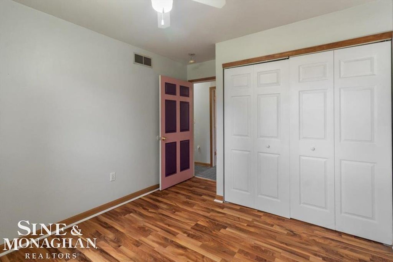 9013 Floral St in Livonia, MI Photo 18