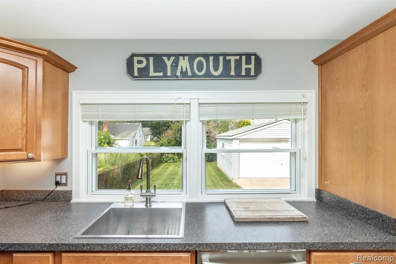 672 Jener Place in Plymouth, MI Photo 20