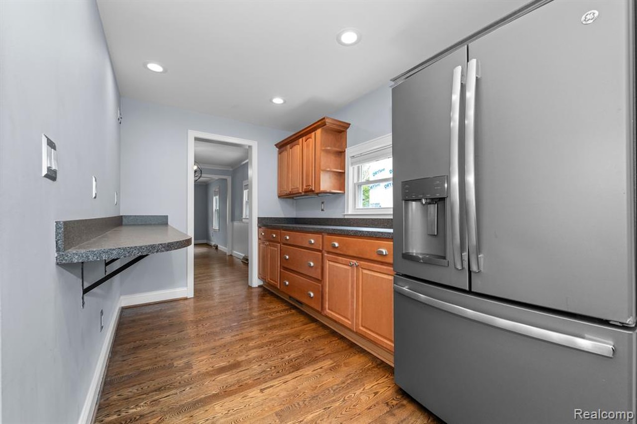672 Jener Place in Plymouth, MI Photo 17