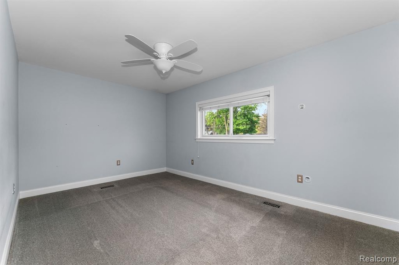 672 Jener Place in Plymouth, MI Photo 28
