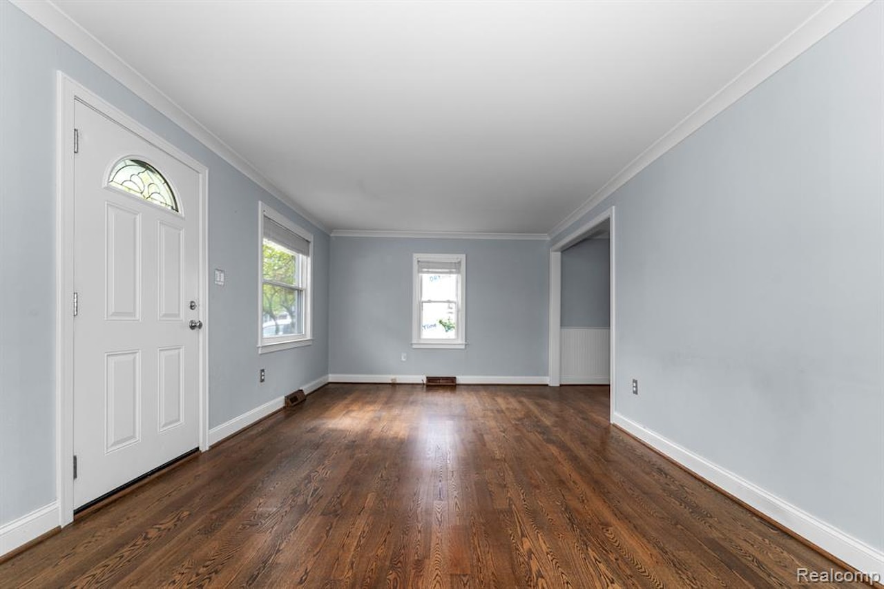 672 Jener Place in Plymouth, MI Photo 9