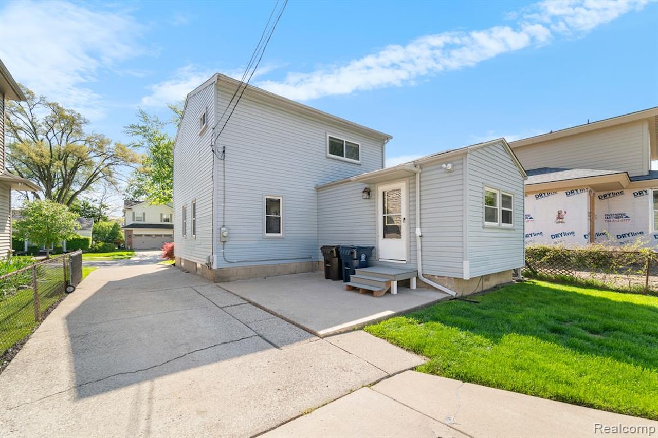 672 Jener Place in Plymouth, MI Photo 47