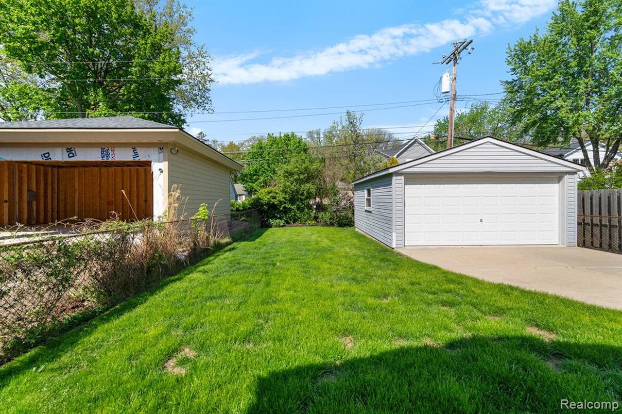 672 Jener Place in Plymouth, MI Photo 43