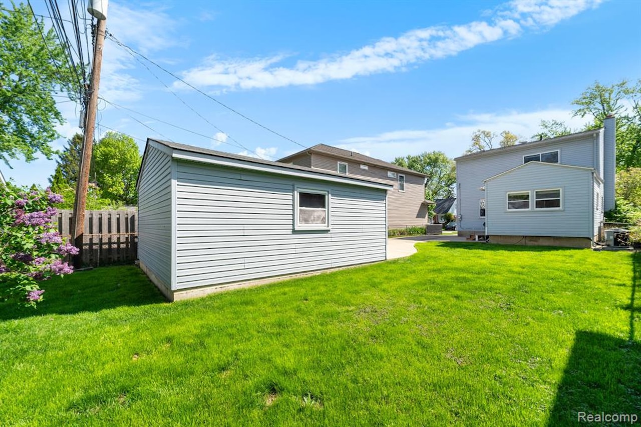 672 Jener Place in Plymouth, MI Photo 46