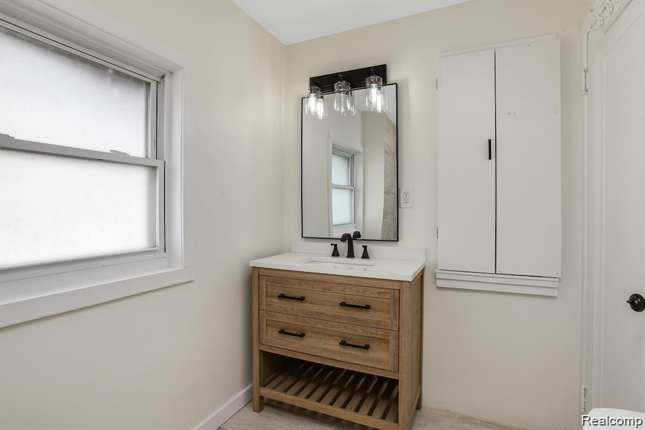 4303 Bedford St in Detroit, MI Photo 8