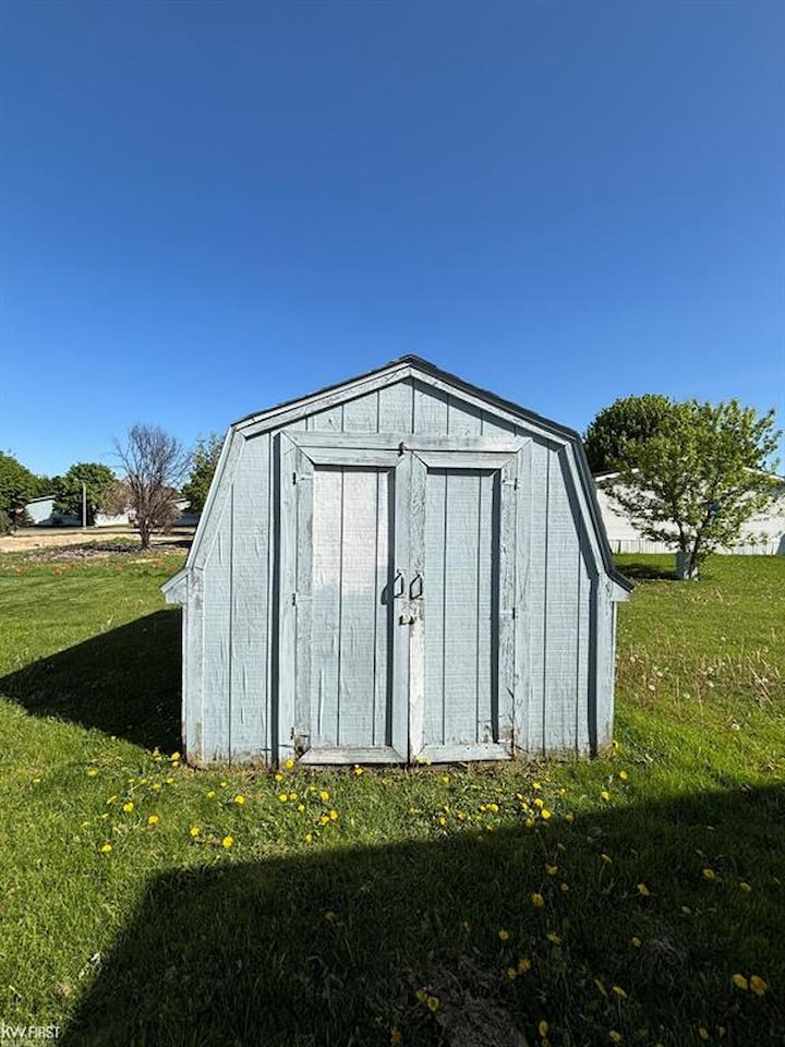 279 Jacqualyn Dr in Lapeer, MI Photo 17