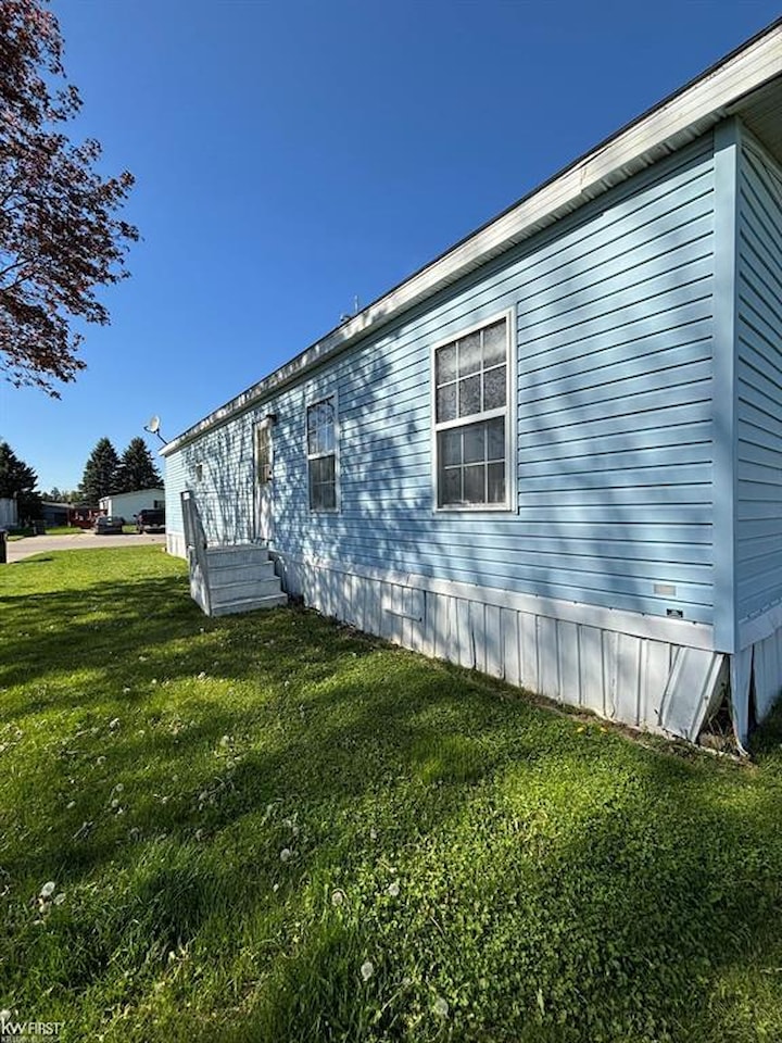279 Jacqualyn Dr in Lapeer, MI Photo 20