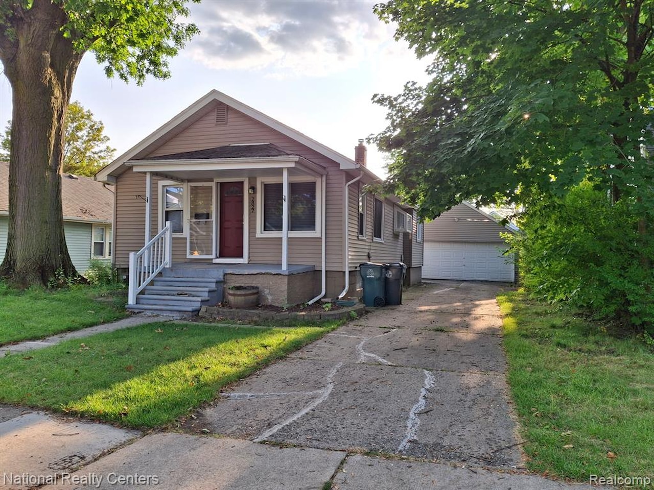 2827 Gardner Ave in Berkley, MI