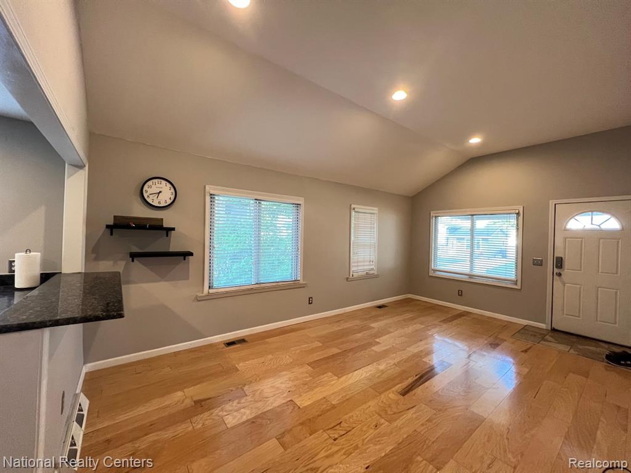 2827 Gardner Ave in Berkley, MI Photo 3