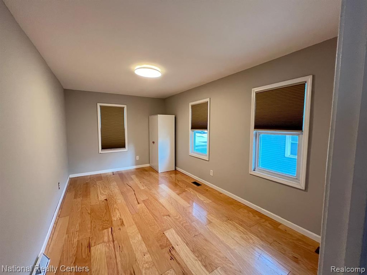 2827 Gardner Ave in Berkley, MI Photo 8