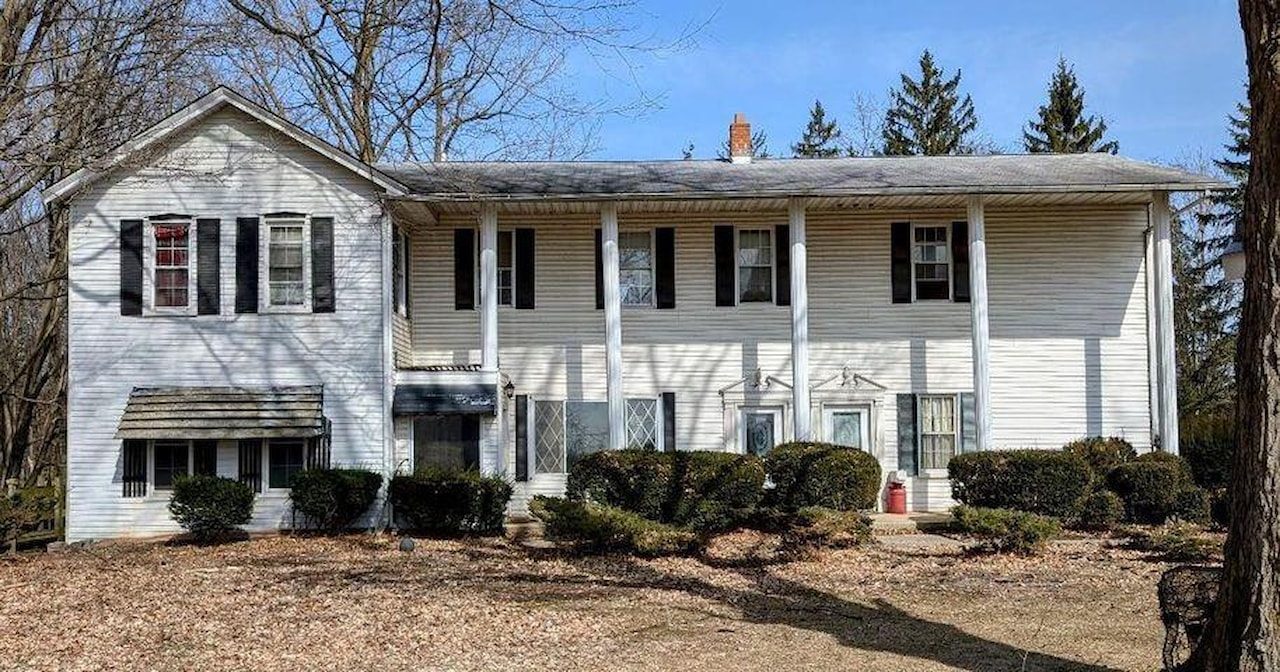 6681 6 Mile Road in Salem Twp, MI