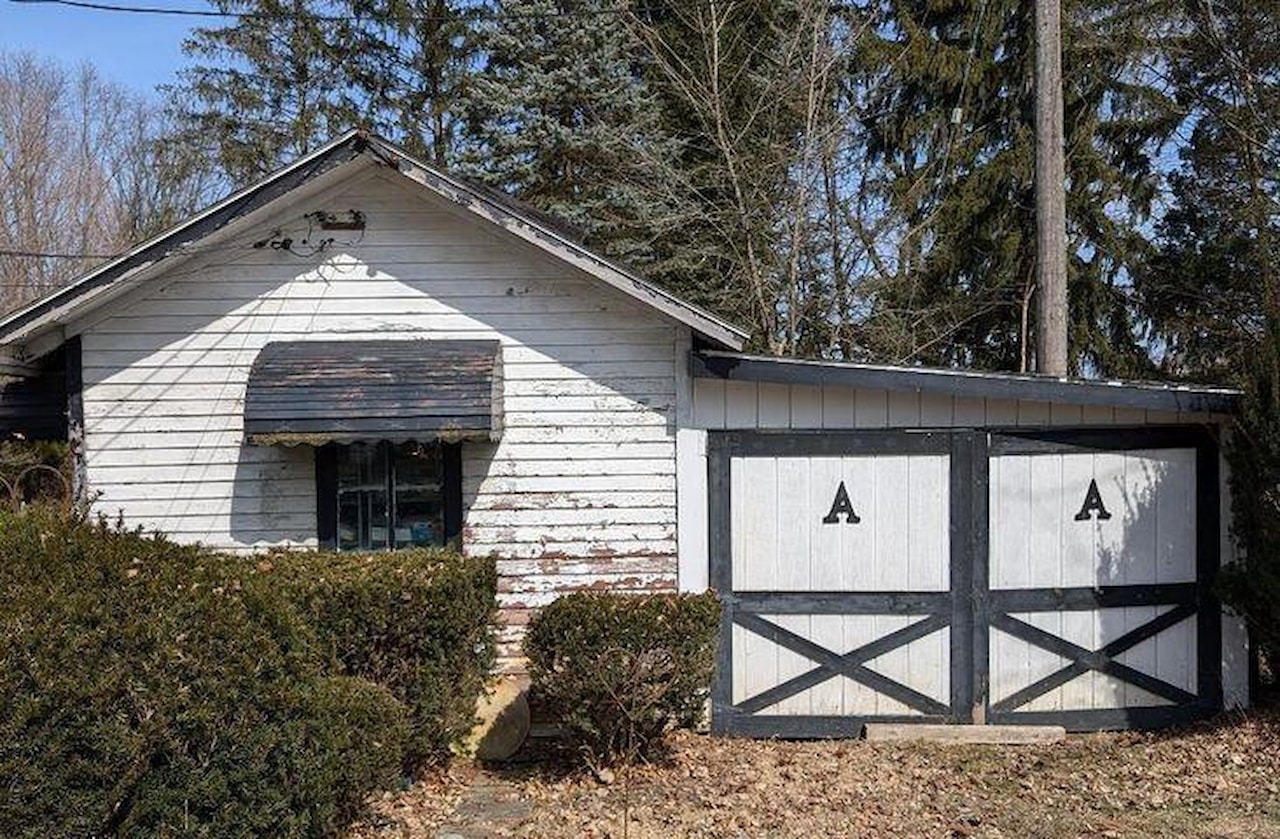6681 6 Mile Road in Salem Twp, MI Photo 11