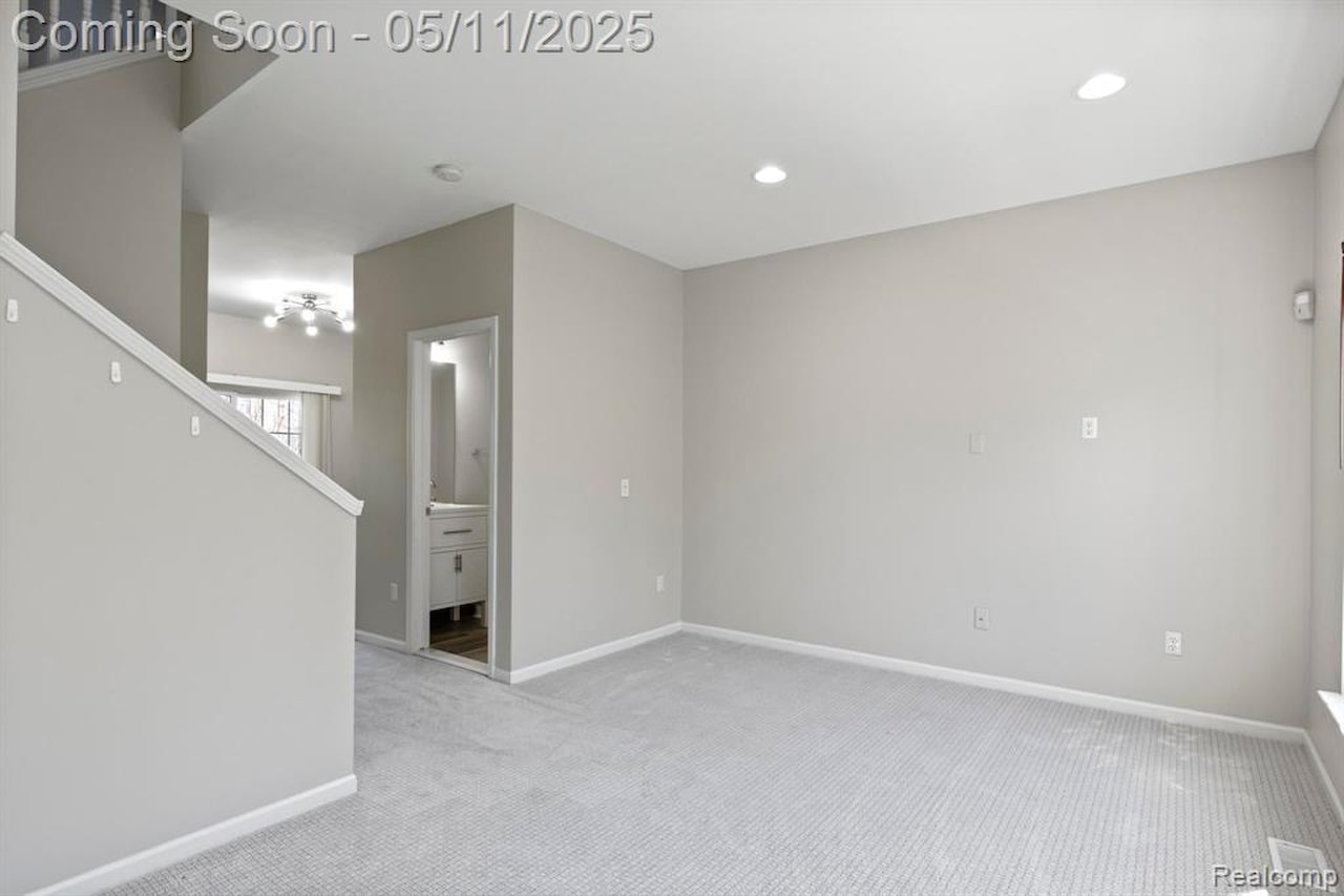 44771 Ellery Ln in Novi, MI Photo 4