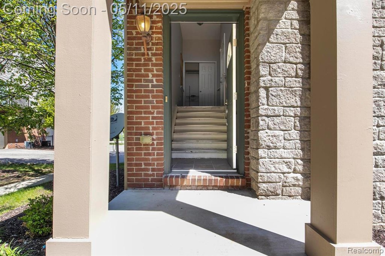 44771 Ellery Ln in Novi, MI Photo 2