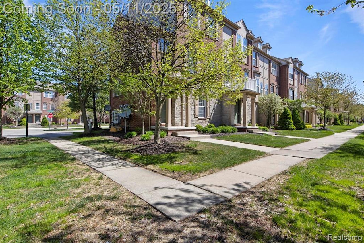 44771 Ellery Ln in Novi, MI Photo 29