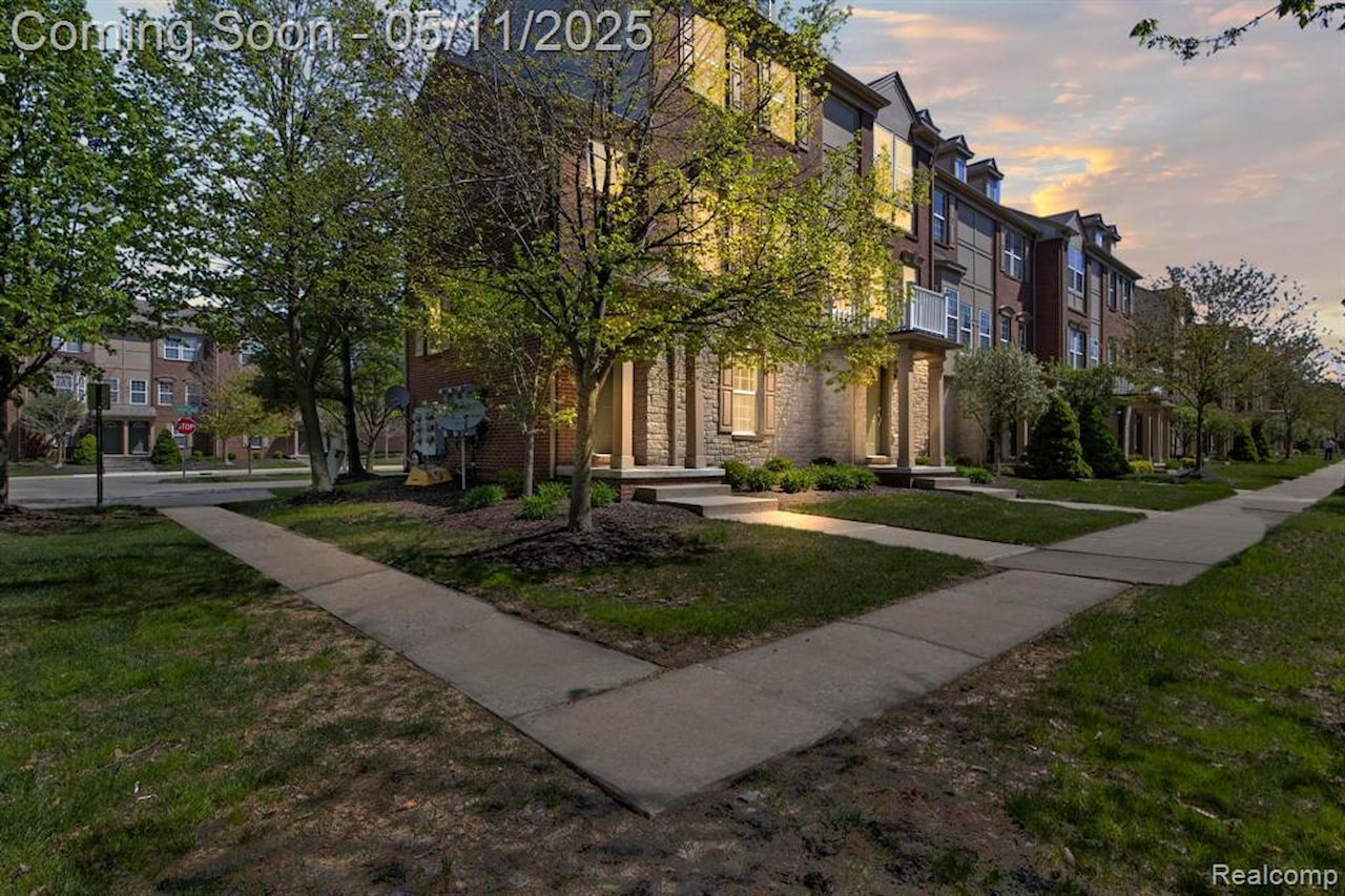 44771 Ellery Ln in Novi, MI Photo 30