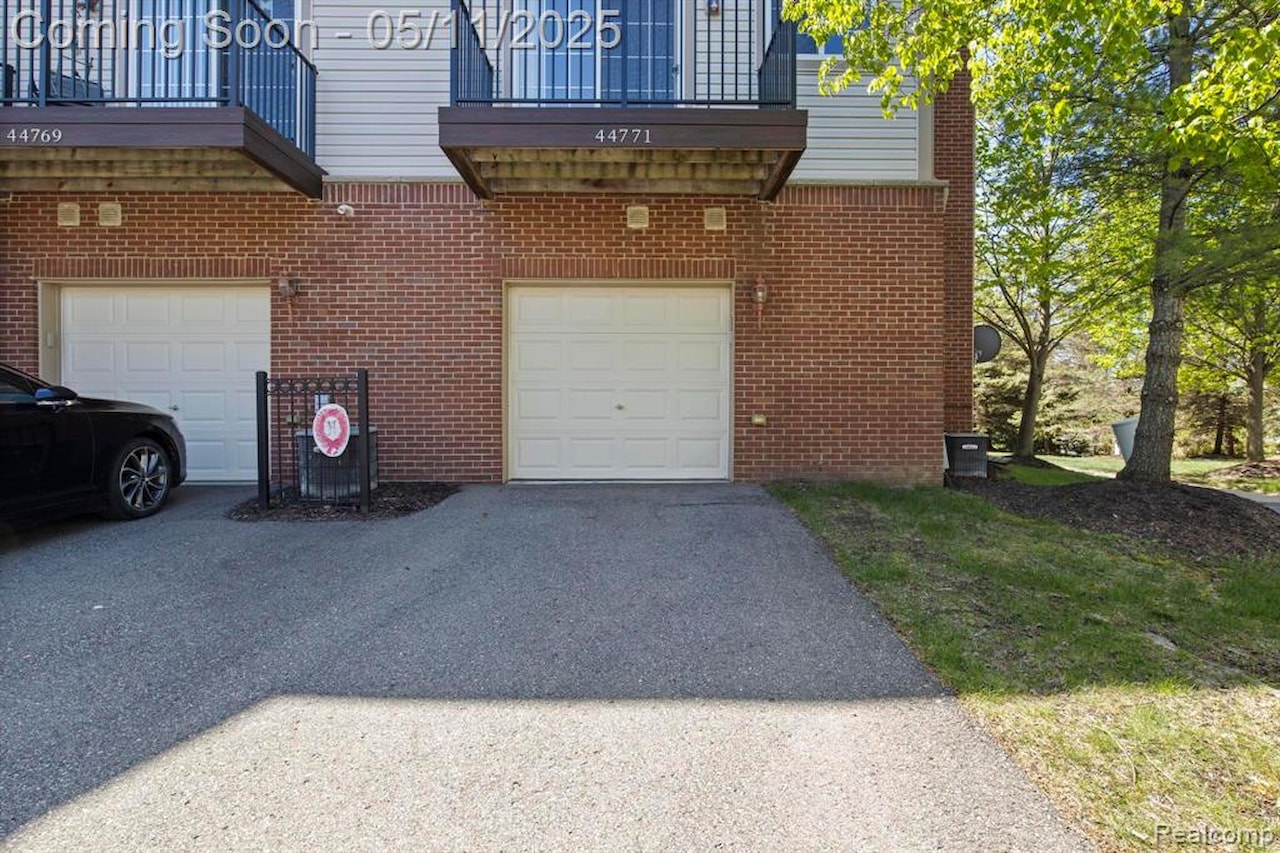 44771 Ellery Ln in Novi, MI Photo 26