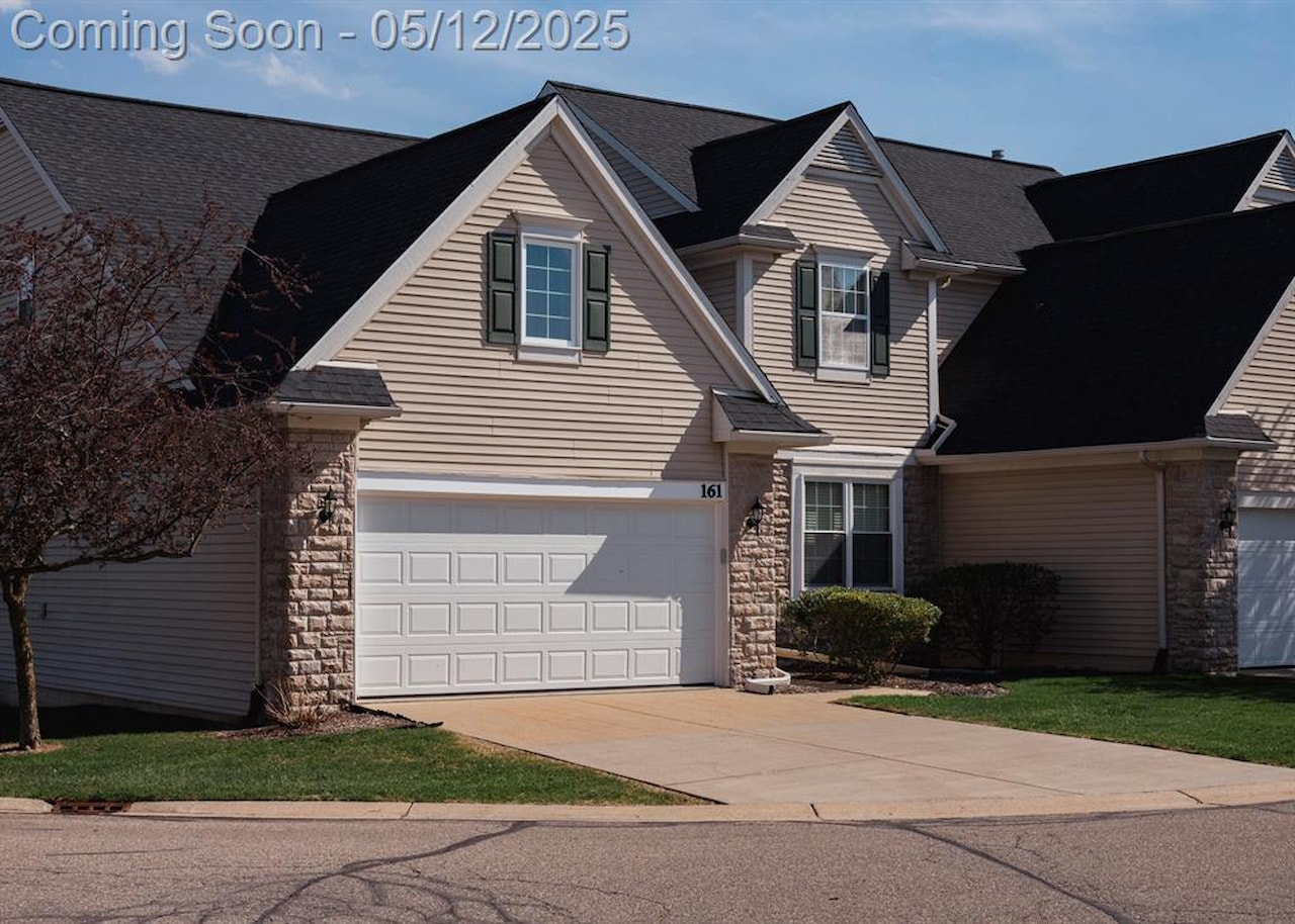 161 Burwyck Park Dr in Saline, MI Photo 3