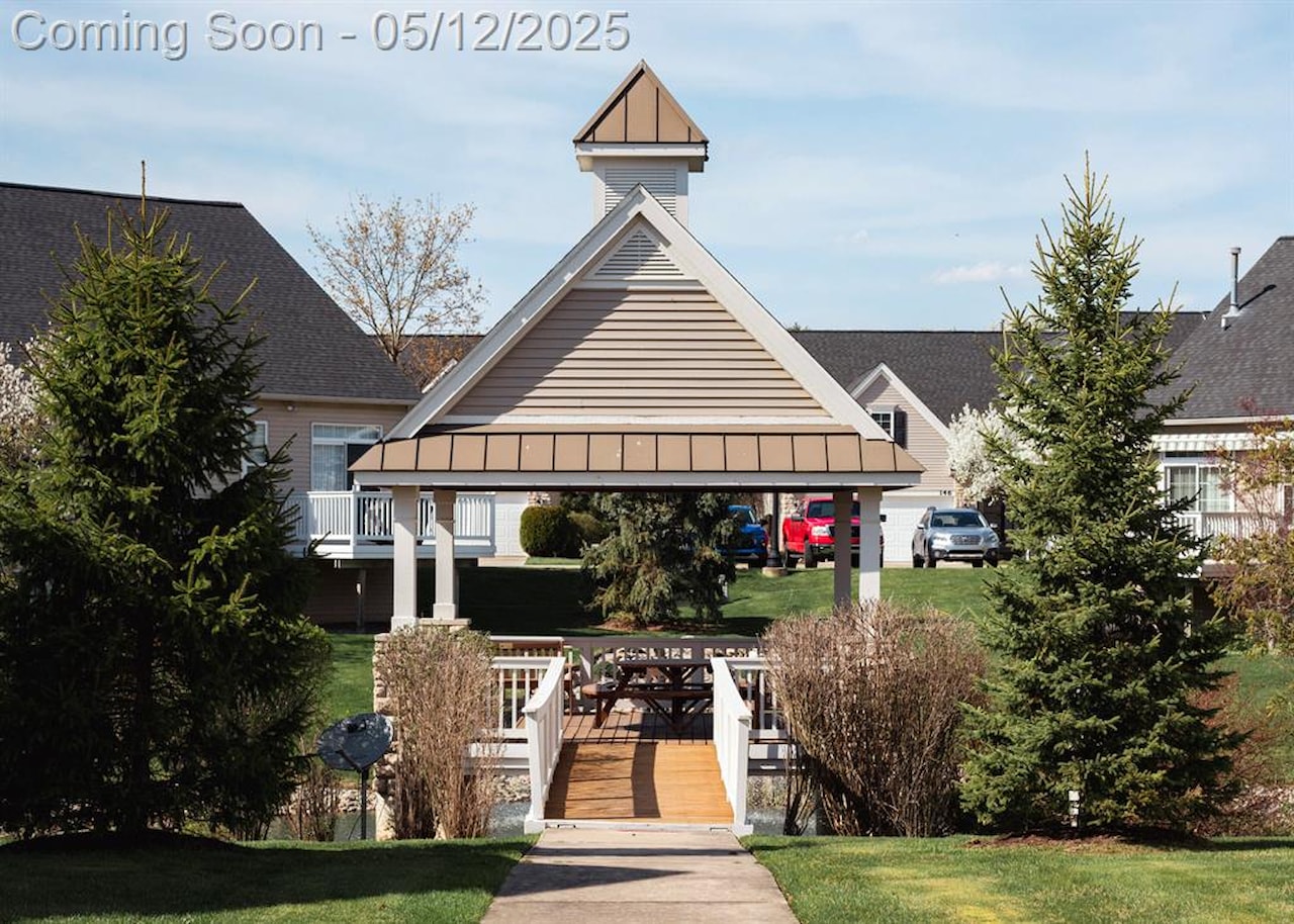 161 Burwyck Park Dr in Saline, MI Photo 6
