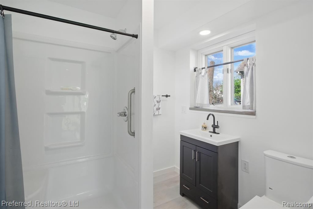 454 Woodland Dr in Saline, MI Photo 20