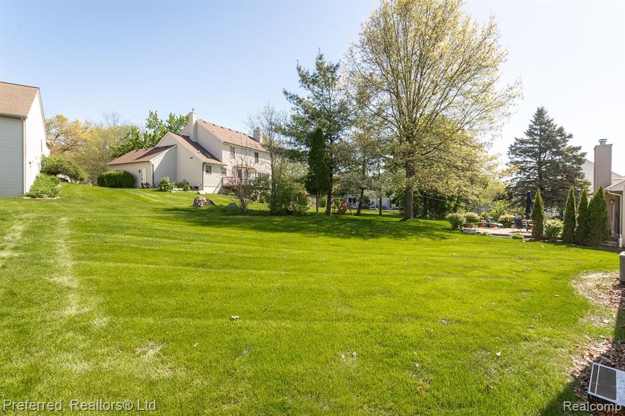 454 Woodland Dr in Saline, MI Photo 31