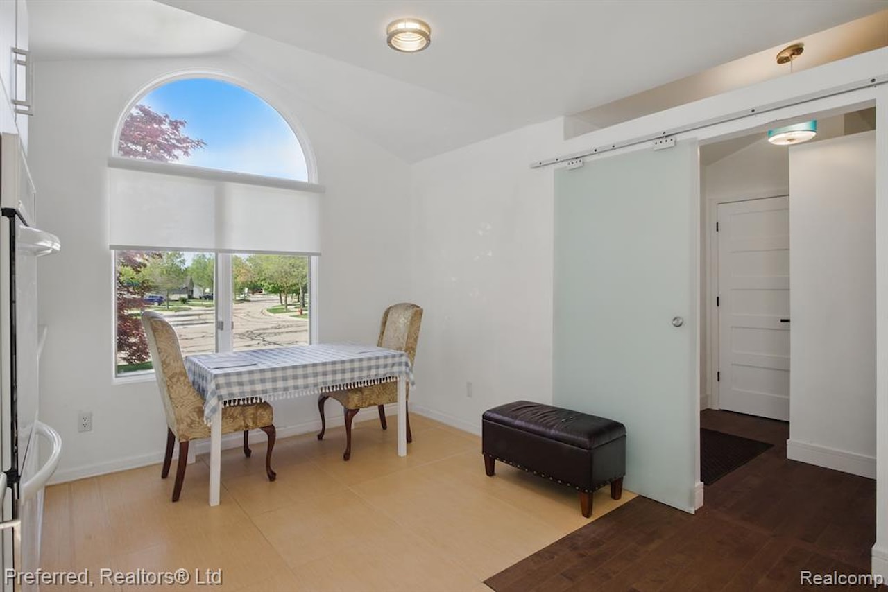 454 Woodland Dr in Saline, MI Photo 10
