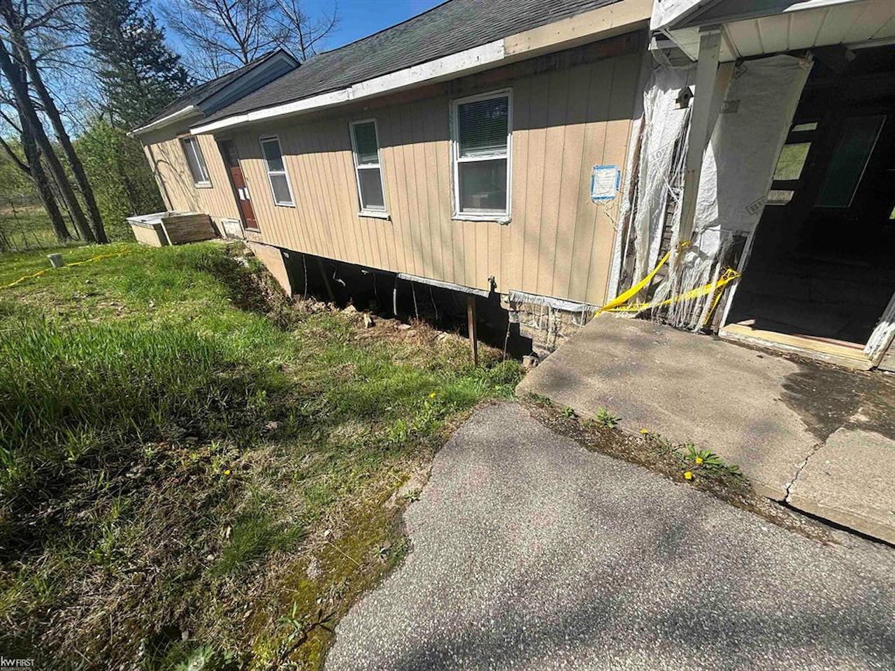7415 Linden Rd in Tyrone Twp, MI Photo 3