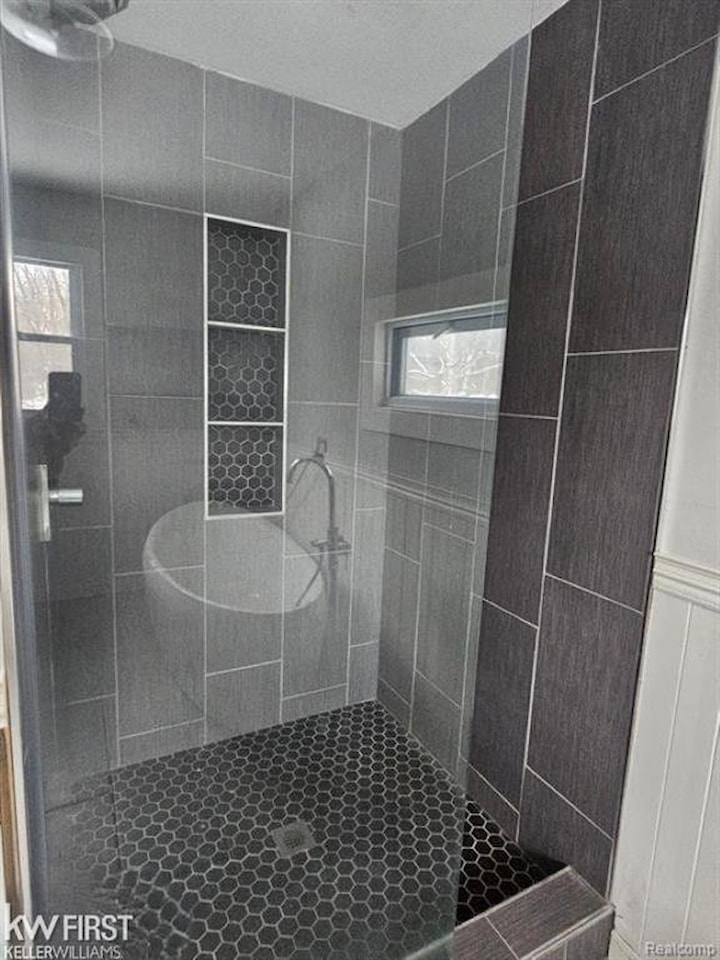 7415 Linden Rd in Tyrone Twp, MI Photo 12