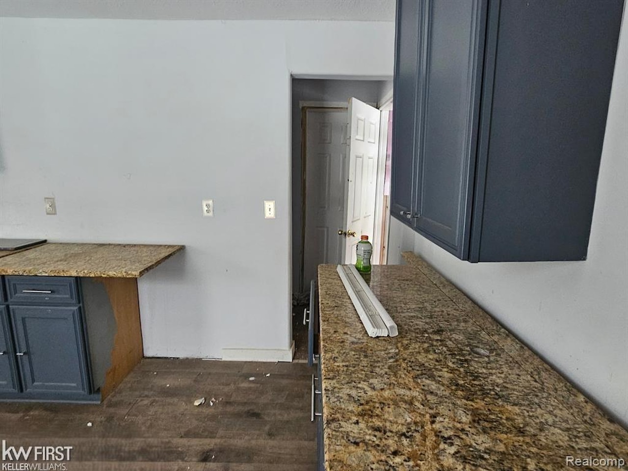 7415 Linden Rd in Tyrone Twp, MI Photo 17