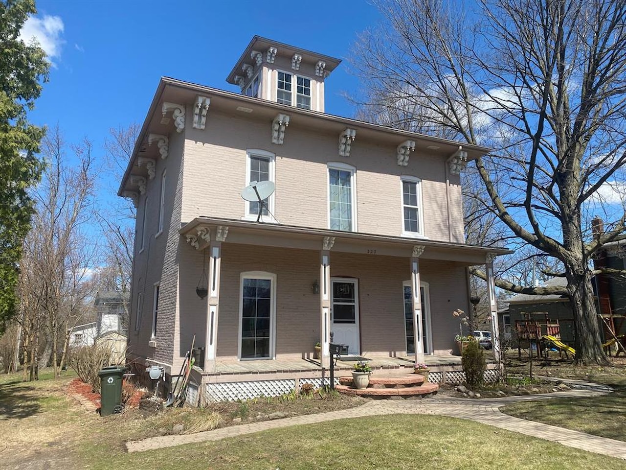 227 Railroad St in Chelsea, MI Photo 3